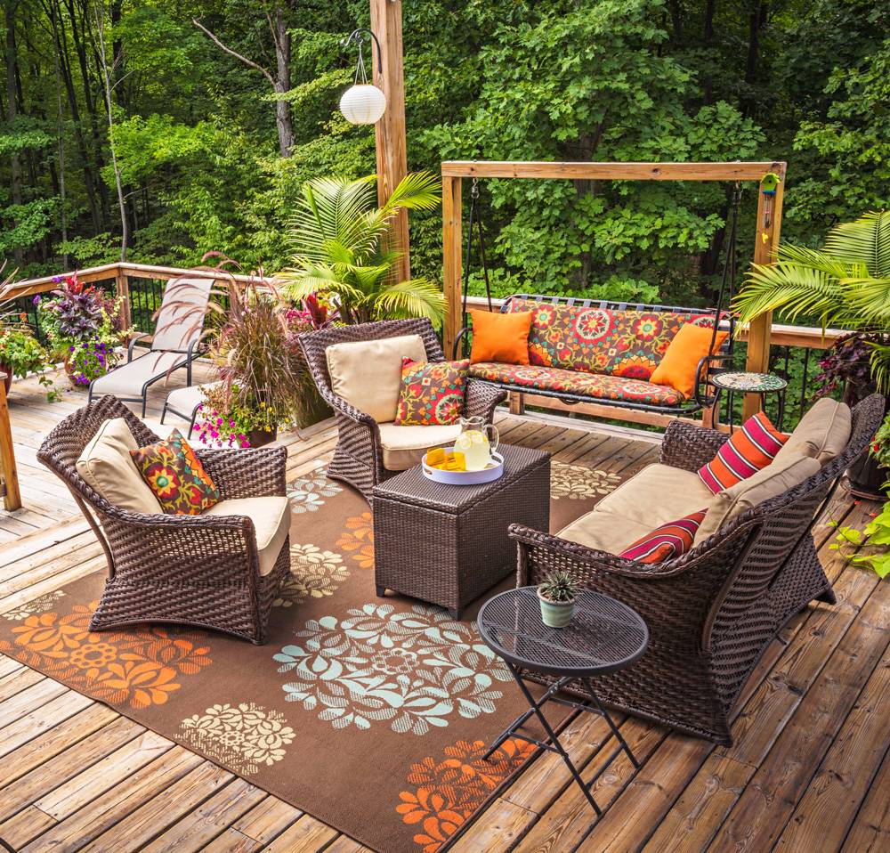 Bagcon-Tips-On-Outside-Decking-Furniture